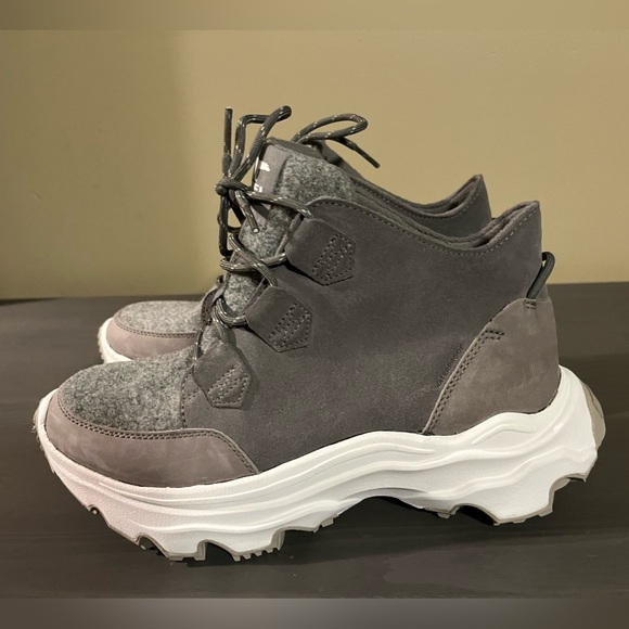 Sorel Kinetic Breakthru Caribou Sneaker Boots NEW - Picture 5 of 8